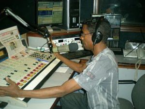 162791_129355047123944_7385593_n