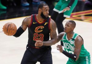 lebron-james-anota-44-y-cleveland-iguala-la-serie