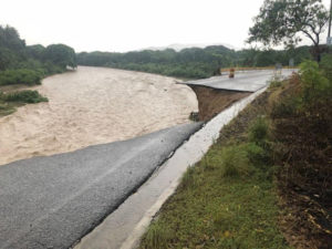 ColapsaentradaaSanCristC3B3balautopista6deNoviembreregiC3B3nsuralmunicipio..NoticiasSC