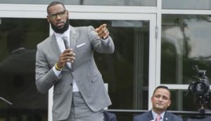lebron-james-acusa-a-trump-de-usar-el-deporte-para-dividir-a-ee-uu-