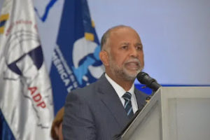Eduardo-Hidalgo-gana-elecciones-de-ADP