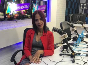 Comunicadora Yeimi Rojas se destaca con su “Cóctel Live”.