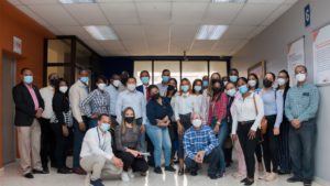 Unos 60 periodistas y comunicadores recorren instalaciones de Edesur Dominicana