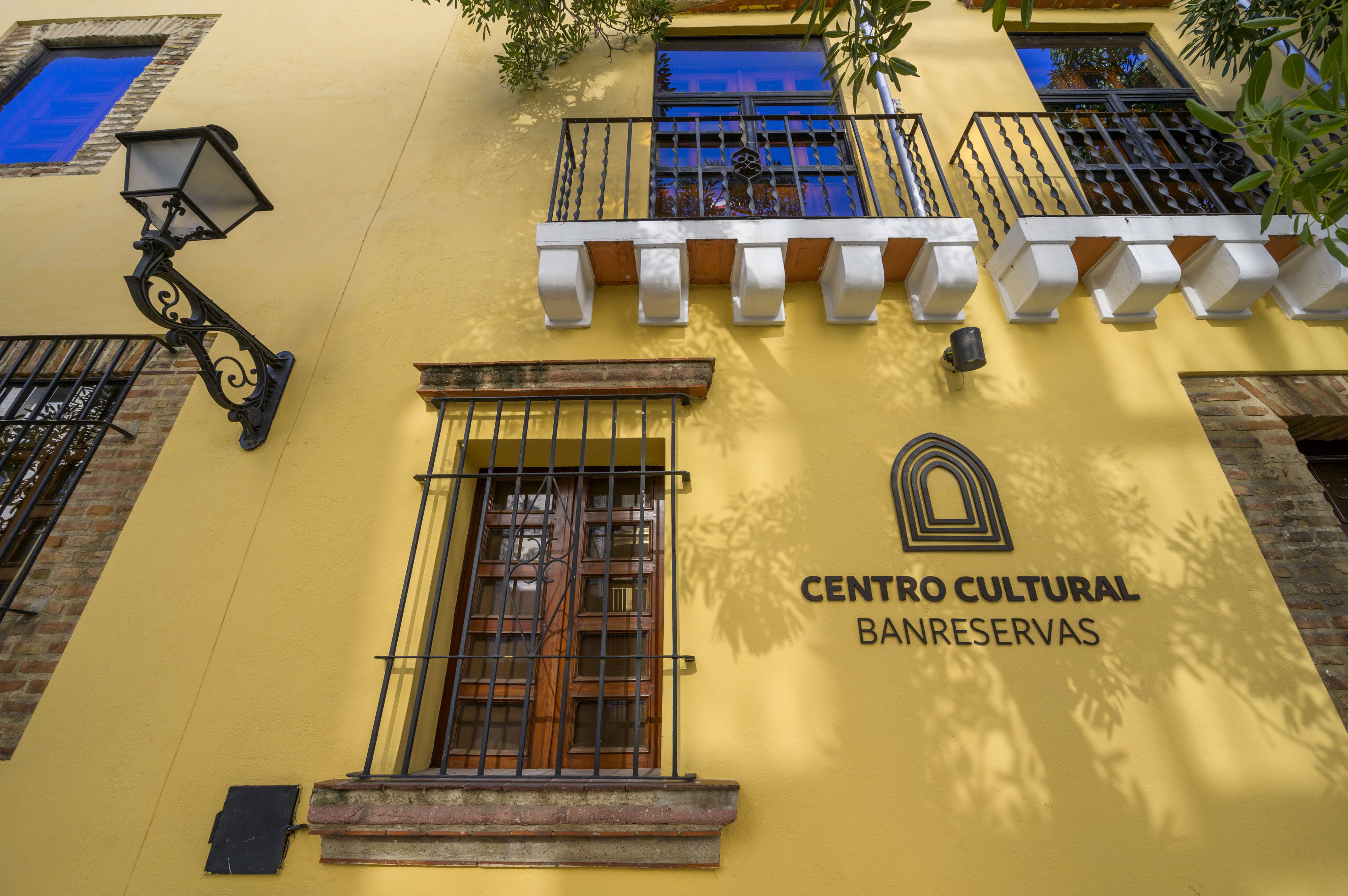 Fachada del Centro Cultural 2