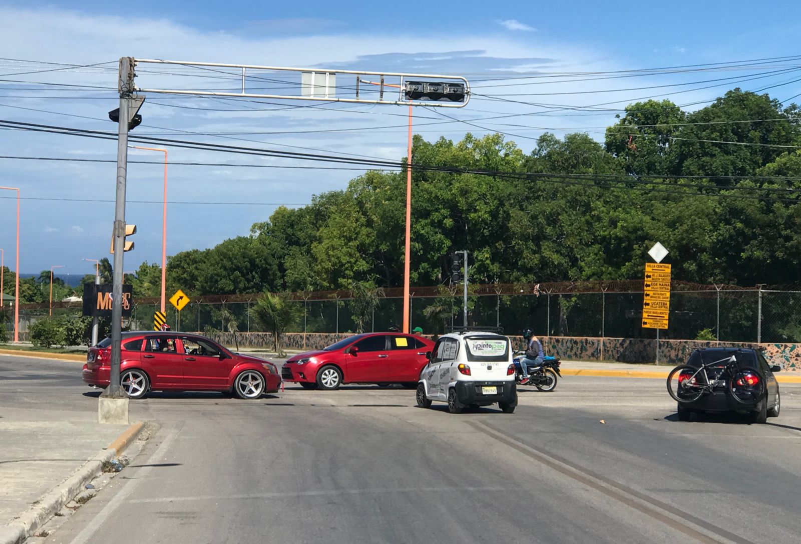 72479010-E86E-4BD3-A492-728F31F6E981