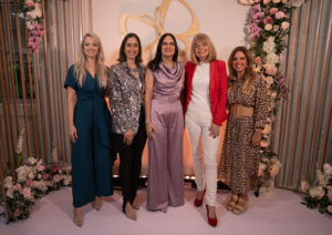 Foto 1 PRINCIPAL Mariana, Ana y Montserrat Bogaert, Jo Naughton y Sofía Bocache