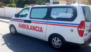 Ministerio-Salud-Entregan-Dos-Ambulancias-Al-CRUE