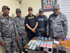 Policía Nacional Apresa a Hombre con Sustancias Narcóticas en Operativo Preventivo en Cabral, Barahona