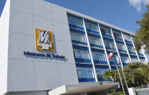 fachada-del-ministerio-de-trabajo-donde-se-llevan-a-cabo-las-negociaciones-para-aumento-salarial-d26aa877