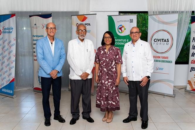 6-César Álvarez, Denis Mota, Katia Lambis y Juan Castillo (Copy)