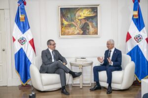 Asjana y el presidente del Senado conversan sobre futuros proyectos en beneficio de la UASD