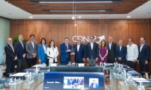 CONEP reconoce gestión de Yayo Sanz Lovatón en la DGA y proyecta continuidad estratégica en el MICM