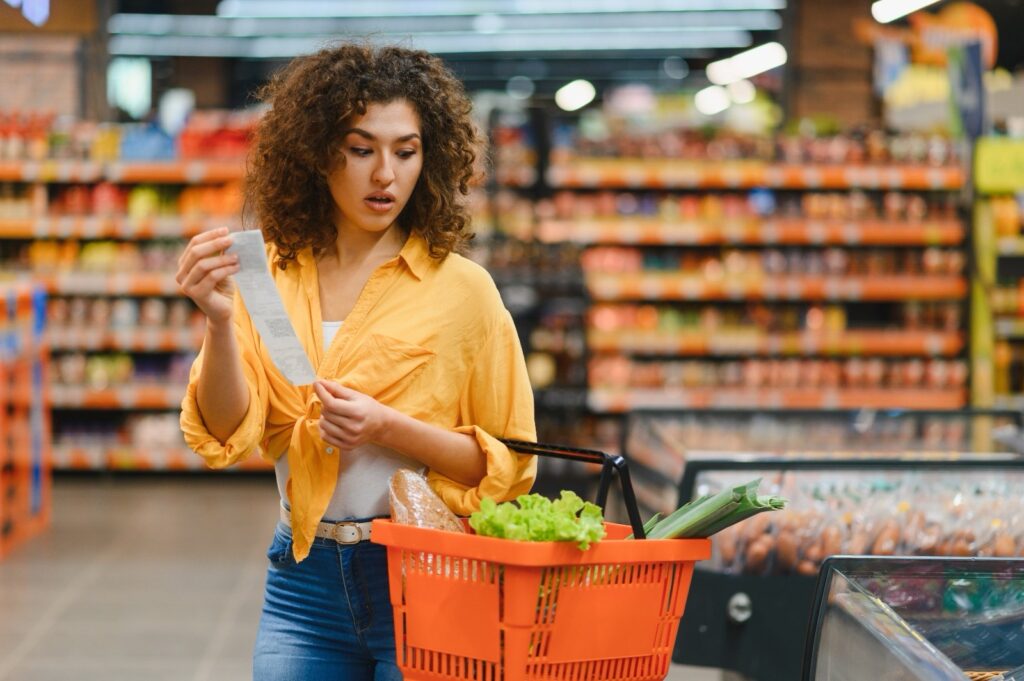 Dominicanos mantienen resiliencia financiera para 2026 pese a preocupaciones por la inflación, según TransUnion