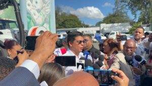 Gobierno entrega cuatro modernos camiones succionadores para fortalecer el servicio de la CAASD en el Gran Santo Domingo