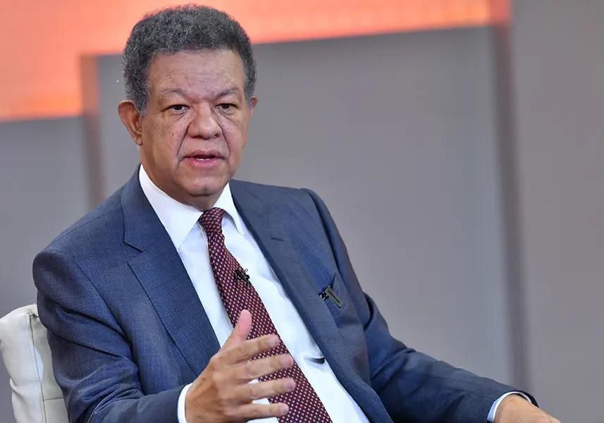 Leonel opina sector eléctrico no recibe «inversiones necesarias»