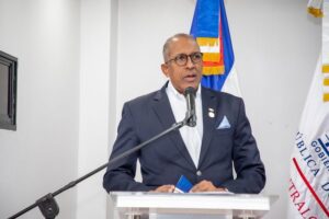 Presidente Abinader designa a Félix Santana como miembro del Consejo de Directores del Banco de Reservas