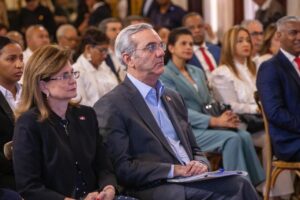 Presidente Abinader encabeza presentación de avances en salud mental a nivel nacional y se habilitará línea de servicio 811 de salud mental, gratuita y confidencial