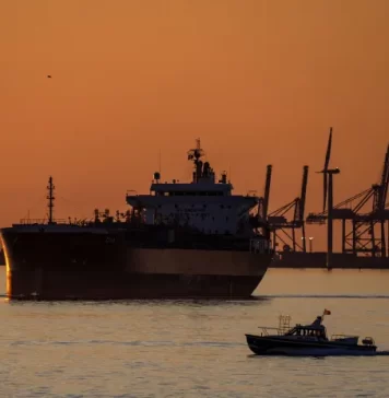 ¡Fuego en el Medio Oriente! Suben los combustibles tras ataques a pozos de gas y petróleo