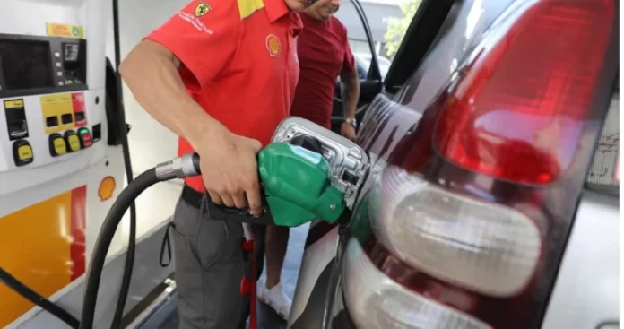 Cuanto-influye-el-precio-del-petroleo-en-el-valor-de-los-combustibles-foto-Surtidores-Latam