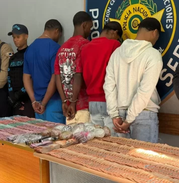 ¡Mano dura en Barahona! Autoridades capturan a cuatro hombres y desmantelan puntos operativos en barrios locales