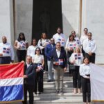 CONALECHE deposita ofrenda floral en el Altar de la Patria por el 182 aniversario de la Independencia