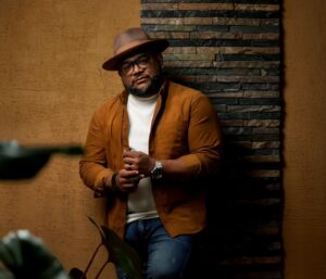 Moa Cabrera fortalece su proyección musical con lanzamiento de videoclip